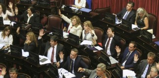 El Senado aprobó ley para salir del default