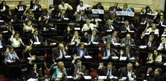 Los buitres hicieron estragos en Diputados