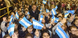 Alumnos de San Martín prometieron lealtad a la Bandera