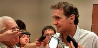 Katopodis: «La medida que sirve es suspender el tarifazo a clubes»