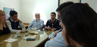 Descalzo busca apoyos políticos en tiempo de turbulencias