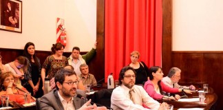 La oposición frenó la reubicación de manteros en la calle Sarmiento