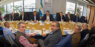 Gestiones para evitar el paro y riesgo de quiebre gremial