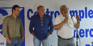Ledesma recibió un reconocimiento de trabajadores de la Cooperativa Eléctrica Luján