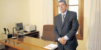 El fiscal Julio Novo, contra las cuerdas