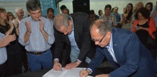 Descalzo firmó convenio con la Universidad de Hurlingham