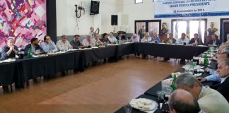 Con un ojo en el Presupuesto y el otro en la unidad del PJ