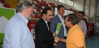 Tagliaferro y De la Torre entregaron escrituras de viviendas