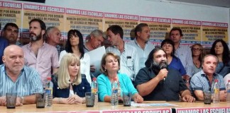 Los gremios docentes bonaerenses extendieron el paro al jueves