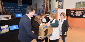 El municipio entregó computadoras a las primarias de San Martín
