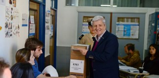 Luis Andreotti votó en Victoria y pidió por la boleta única