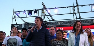 Posse y Carolina Stanley entregaron materiales deportivos en La Cava