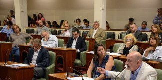 El arco opositor gana terreno en el Concejo SI