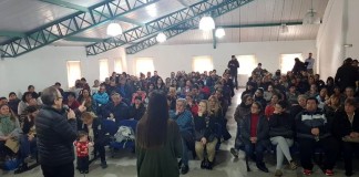 Valenzuela lanzó el programa Más Familia