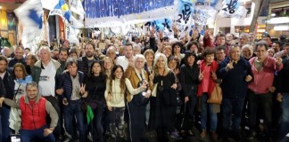 Múltiples consignas en masiva marcha K en Olivos