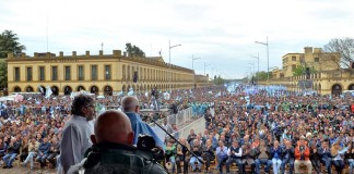 Misa en Luján en medio de la tormenta con los Moyano