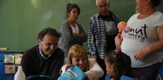 El municipio entrega kits escolares para alumnos de primer grado