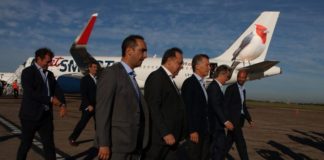 Macri y Tagliaferro participaron del vuelo inaugural de otra low cost