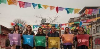 Vecinos hicieron bandera por el Día del Orgullo LGBT