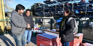 El municipio entregó calefactores para acondicionar escuelas de Isla