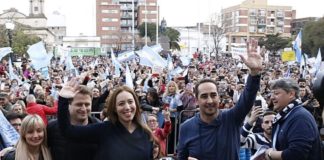 Movilización a favor de Vidal en Morón