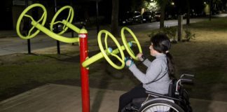 Incorporaron aparatos aeróbicos para personas con discapacidad