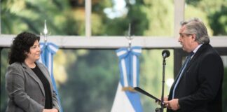El Presidente le tomó juramento a Vizzotti como ministra de Salud