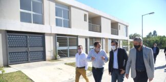 Moreira y Ferraresi entregaron nuevas viviendas Procrear