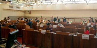 Una sesión marcada por fuertes repudios