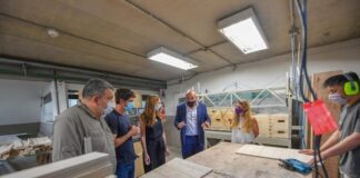 Juan Andreotti y Tolosa Paz recorrieron emprendimientos productivos