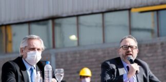 Sale Kulfas, entra Scioli, en el medio una denuncia de corrupción