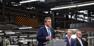 Massa le hizo un guiño al sector automotriz