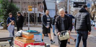 Unidad móvil de recolección de residuos especiales recorre los barrios