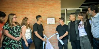 Pablo Descalzo encabez贸 acto junto con Nora Corti帽as