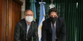 Descalzo participó de firma de convenios para entrega de netbooks